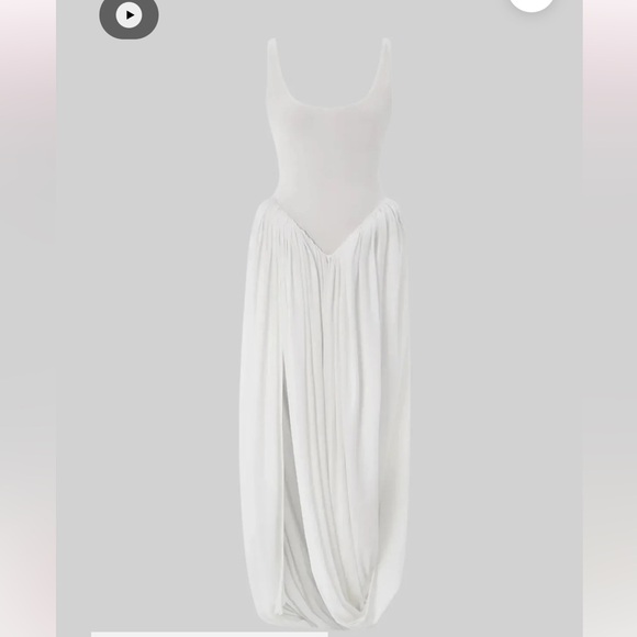 Elegant White Maxi Dress - Picture 3 of 7